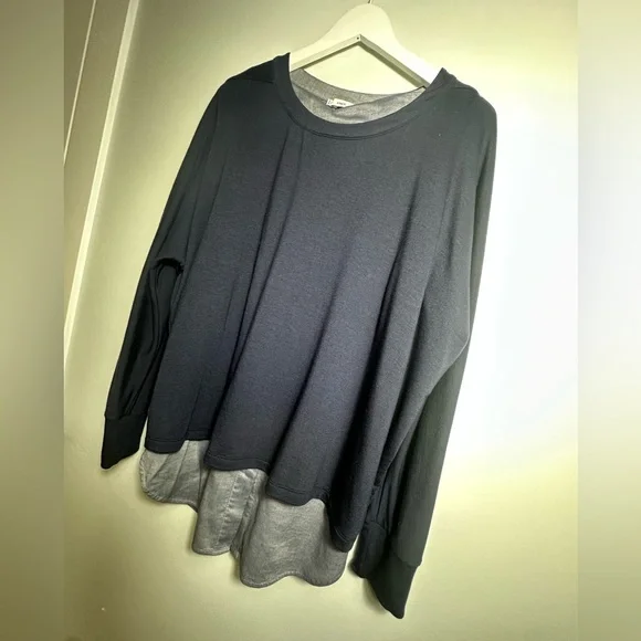 Vince Mixed media navy shirttail blouse  size Medium - Picture 11 of 16